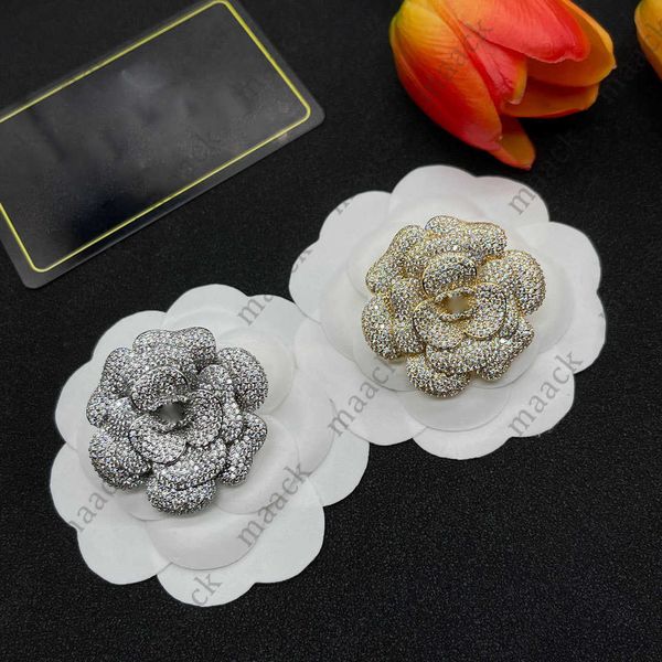 trendy design rhinestones brooches for women camellia pins party jewelry m230410, Gray
trendy design rhinestones brooches for women camellia pins party jewelry m230410, Gray