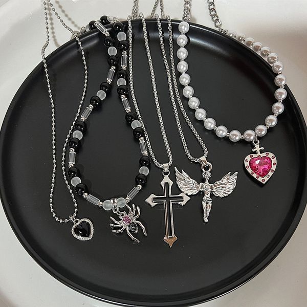 chokers vintage pearl love butterfly spider pendant choker necklace for men women gothic hip hop cross moon chain long jewelry halloween 230, Golden;silver
chokers vintage pearl love butterfly spider pendant choker necklace for men women gothic hip hop cross moon chain long jewelry halloween 230, Golden;silver