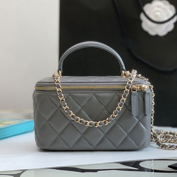 luxury shoulder bags designer cosmetic bags 1:1 quality genuine leather crossbody bag 17cm with box mc105
luxury shoulder bags designer cosmetic bags 1:1 quality genuine leather crossbody bag 17cm with box mc105