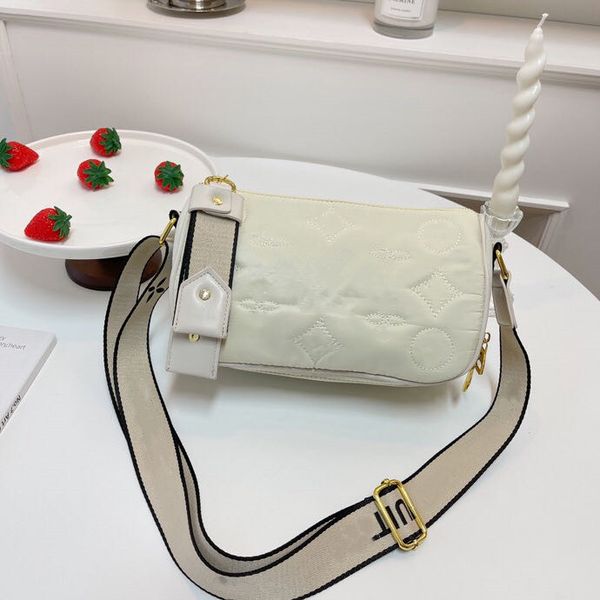brand day packs fashion envelope bag women's casual large capacity handheld bag versatile temperament chain crossbody small bag 25x14x9
brand day packs fashion envelope bag women's casual large capacity handheld bag versatile temperament chain crossbody small bag 25x14x9