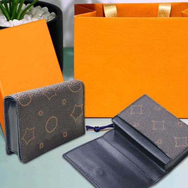 brand leather pu old pattern card bag anti magnetic buckle cover multi position flip short style male and female, Brown;gray
brand leather pu old pattern card bag anti magnetic buckle cover multi position flip short style male and female, Brown;gray