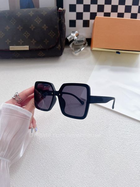2023 heatwave sunglasses women sunglasses hd nylon piece classic four-leaf clover elements retro style, White;black
2023 heatwave sunglasses women sunglasses hd nylon piece classic four-leaf clover elements retro style, White;black
