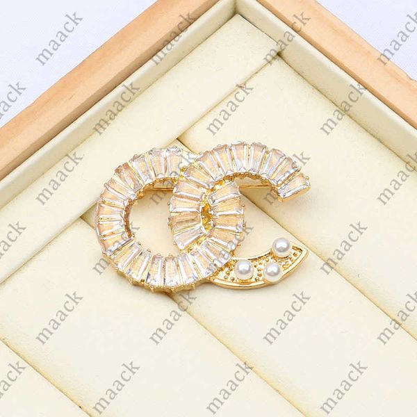 classic small sweet wind brand designer women zircon pearl c letters brooches suit pin fashion clothing decoration m230411, Gray
classic small sweet wind brand designer women zircon pearl c letters brooches suit pin fashion clothing decoration m230411, Gray
