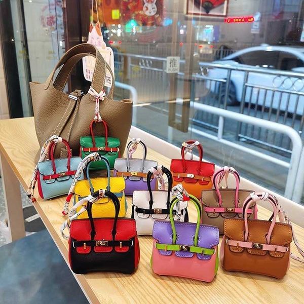 xinhe mini color matching bag pendant cute earphone lipstick car keychain, Slivery;golden
xinhe mini color matching bag pendant cute earphone lipstick car keychain, Slivery;golden