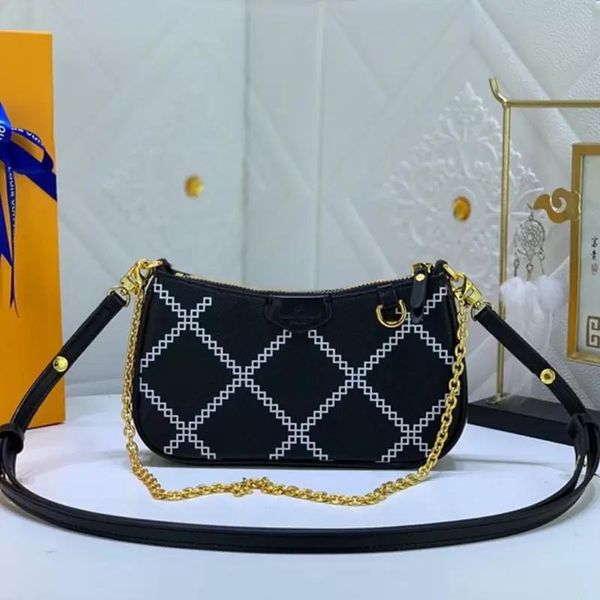 fashion purse women's leather bag vintage crossbody chains luxury designer bags printed shoulder bags available in bulk 2023, Black;red 
fashion purse women's leather bag vintage crossbody chains luxury designer bags printed shoulder bags available in bulk 2023, Black;red