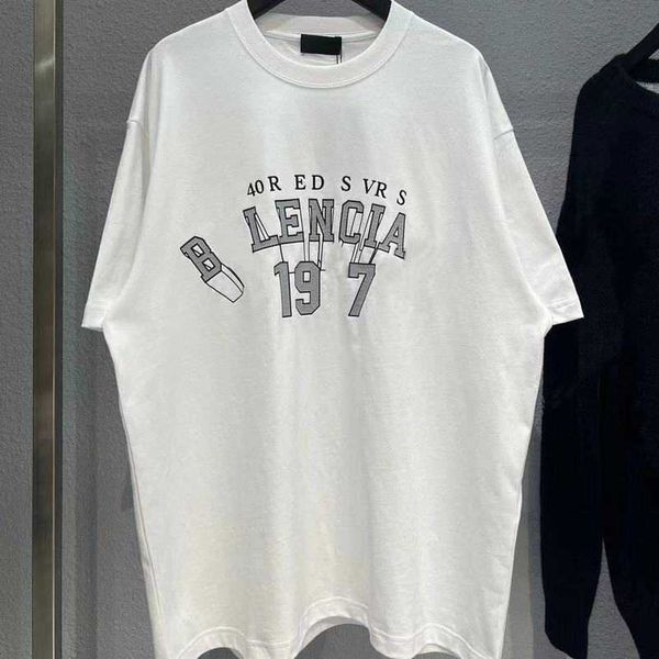 2023 new designer womens t shirt high-end shirt version differentiates market personality house printed sleeve loose tee, White;black
2023 new designer womens t shirt high-end shirt version differentiates market personality house printed sleeve loose tee, White;black