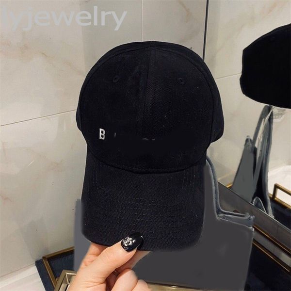 luxury hat for men casual baseball hat summer solid color casquette with embroidery letters classic curved brim designer caps comfortable ad, Blue;gray
luxury hat for men casual baseball hat summer solid color casquette with embroidery letters classic curved brim designer caps comfortable ad, Blue;gray