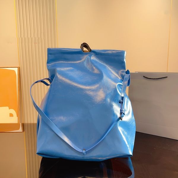 2023 commuter bag thin belt korean version new fashion high gloss lacquer leather shoulder bag pu large capacity tote bag trend
2023 commuter bag thin belt korean version new fashion high gloss lacquer leather shoulder bag pu large capacity tote bag trend