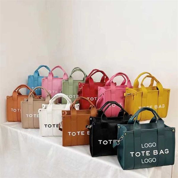 2023 new fashion letter large capacity tote bag casual one shoulder crossbody
2023 new fashion letter large capacity tote bag casual one shoulder crossbody