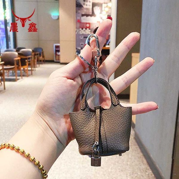 genuine leather cute car keychain suitable for mercedes universal male and female pendant, Silver
genuine leather cute car keychain suitable for mercedes universal male and female pendant, Silver