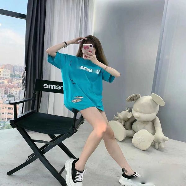 2023 womens designer t shirt tracksuit shirt high edition classic letter print washed old hole cut loose sleeve t-shirt, White;black
2023 womens designer t shirt tracksuit shirt high edition classic letter print washed old hole cut loose sleeve t-shirt, White;black