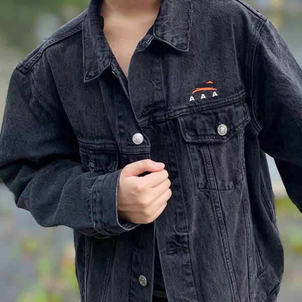2023 new women's tshirt shirt differentiate market edition embroidered long sleeve denim casual loose coat couple style, Black;brown
2023 new women's tshirt shirt differentiate market edition embroidered long sleeve denim casual loose coat couple style, Black;brown