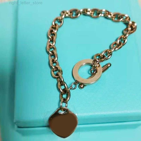 2023 love luxury designer bracelet men silver gold plated heart tag pendants necklaces classic jewlery letter for women charm necklace with
2023 love luxury designer bracelet men silver gold plated heart tag pendants necklaces classic jewlery letter for women charm necklace with