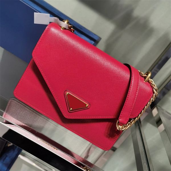 metal chain luxury bag detachable shoulder strap crossbody bags ingenious design enamel triangle sign leather designer handbags functional p
metal chain luxury bag detachable shoulder strap crossbody bags ingenious design enamel triangle sign leather designer handbags functional p
