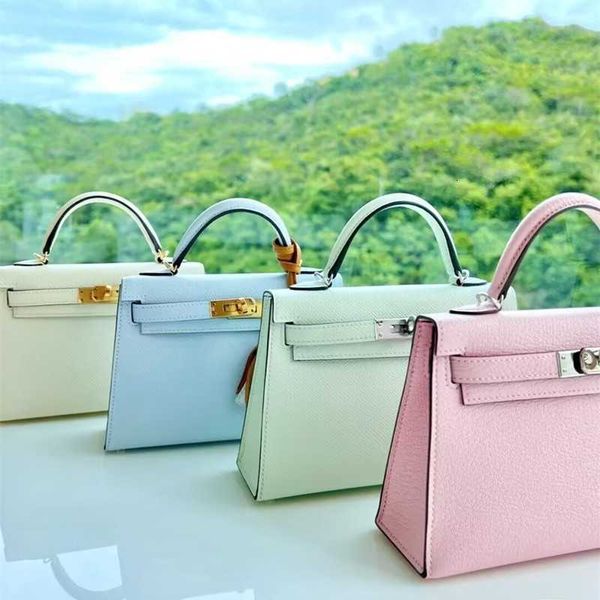 fashion women's bag designer hand 2023 new leather palm pattern second-generation carrie mini single shoulder messenger hand
fashion women's bag designer hand 2023 new leather palm pattern second-generation carrie mini single shoulder messenger hand