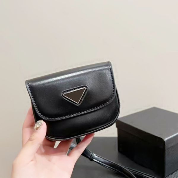 woman mens wallets headphone bags designer bag earphone crossbody shouder bag luxury wallet coin purses leather triangle top, Red;black
woman mens wallets headphone bags designer bag earphone crossbody shouder bag luxury wallet coin purses leather triangle top, Red;black