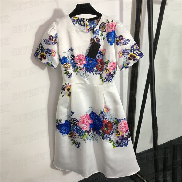 floral print slim skirts luxury ladies short sleeve skirts clothing for party wedding, Black;gray
floral print slim skirts luxury ladies short sleeve skirts clothing for party wedding, Black;gray