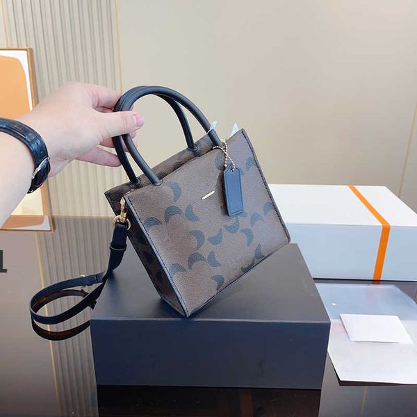 totes designer handbags women shoulder bag fashion letters print crossbody hand bags trend leather handbag lady purse wallet 0410230207
totes designer handbags women shoulder bag fashion letters print crossbody hand bags trend leather handbag lady purse wallet 0410230207