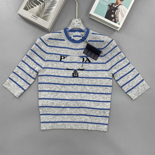 womens designer t shirt tracksuit shirt style knitted stripe grey medium round neck t-shirt 2023 versatile sleeve, White;black
womens designer t shirt tracksuit shirt style knitted stripe grey medium round neck t-shirt 2023 versatile sleeve, White;black