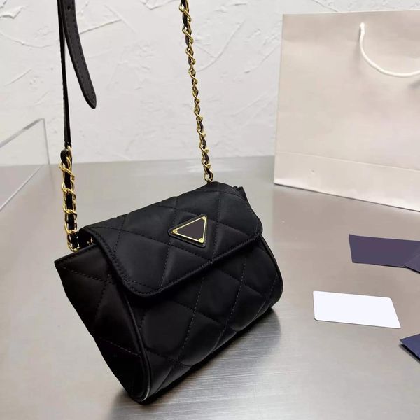 luxurys designers bags women handbag shoulder bag leisure versatile chain crossbody handbags high-capacity lady purse designer style good ni, Black;red
luxurys designers bags women handbag shoulder bag leisure versatile chain crossbody handbags high-capacity lady purse designer style good ni, Black;red