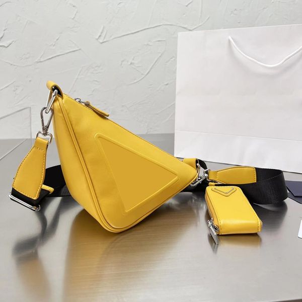 023 designers bags women men crossbody shoulder bag large capacity triangular wallet handbags lady purse versatile classic solid color lette, Black;red
023 designers bags women men crossbody shoulder bag large capacity triangular wallet handbags lady purse versatile classic solid color lette, Black;red