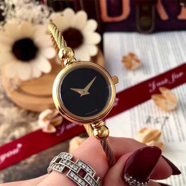 2023 factory wholesale medieval precision steel quartz watch for women's waterproof small and simple temperament spring bracelet watch, Slivery;golden
2023 factory wholesale medieval precision steel quartz watch for women's waterproof small and simple temperament spring bracelet watch, Slivery;golden