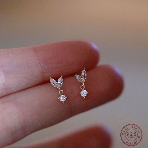 stud 925 sterling silver french simple crystal bud stud earrings women light luxury temperament wedding party jewelry gift 230410, Golden;silver
stud 925 sterling silver french simple crystal bud stud earrings women light luxury temperament wedding party jewelry gift 230410, Golden;silver