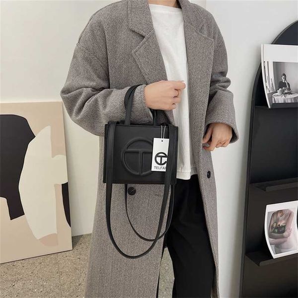 designer bag 2023 autumn/winter new fashion versatile solid color small square bag advanced and simple single shoulder oblique cross small b
designer bag 2023 autumn/winter new fashion versatile solid color small square bag advanced and simple single shoulder oblique cross small b