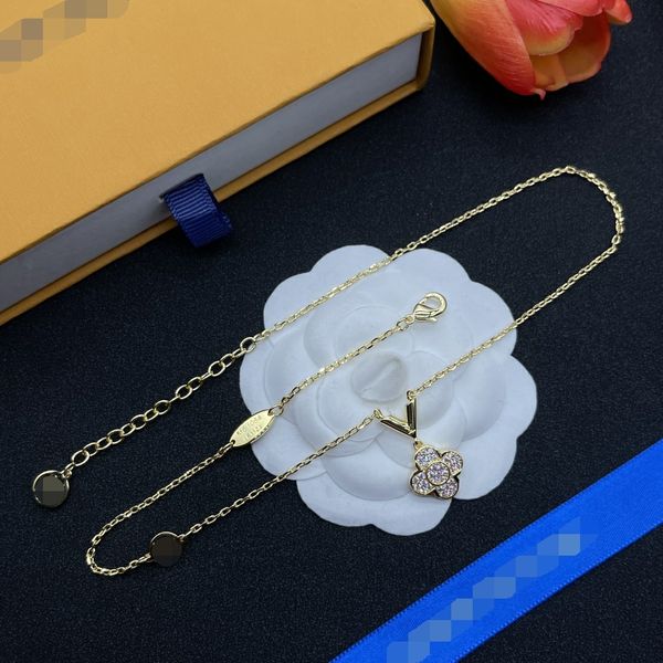 womens necklace designer luxury pendant diamonds necklaces fashion for women mens gold silver necklace couple jewelry vn-014
womens necklace designer luxury pendant diamonds necklaces fashion for women mens gold silver necklace couple jewelry vn-014