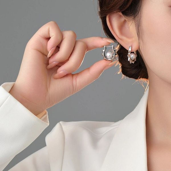 classic 925 silver needle pearl stud earrings for women gold color trending fashion ear jewelry, Golden;silver
classic 925 silver needle pearl stud earrings for women gold color trending fashion ear jewelry, Golden;silver