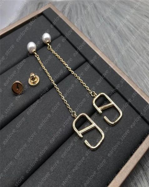 womens designer pearls earrings for women designers studs earrings fashion letter dangle chandelier alphabet lady jewelry gift 2109041762, Golden;silver
womens designer pearls earrings for women designers studs earrings fashion letter dangle chandelier alphabet lady jewelry gift 2109041762, Golden;silver