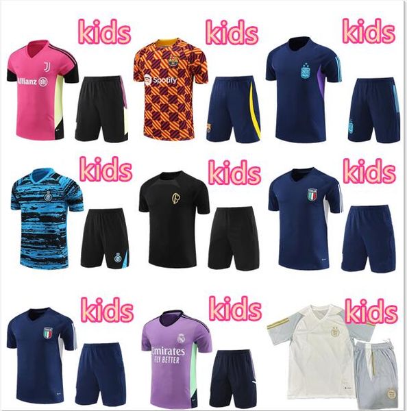 22/23/24 kids and men real madrid italy algeria gunners half short sleeve shorts set soccer jersey, football tracksuit utd training jersey,, Black
22/23/24 kids and men real madrid italy algeria gunners half short sleeve shorts set soccer jersey, football tracksuit utd training jersey,, Black