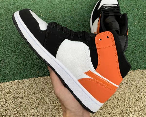 2023 basketball shoes jumpman 1 mid white black orange women fashion trainers sneakers sports come with box
2023 basketball shoes jumpman 1 mid white black orange women fashion trainers sneakers sports come with box