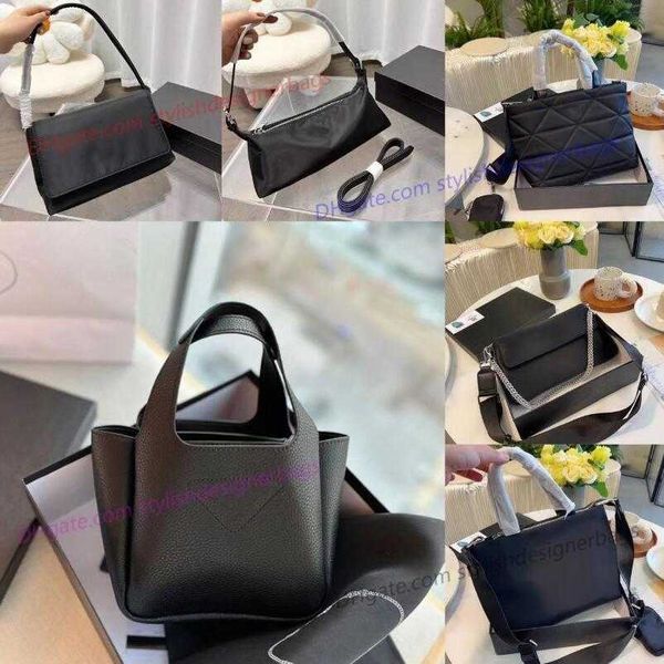 women nylon triangle black shoulder crossbody bag clutch brand hobo purse letters waist bags female large capacity zipper shopping classics
women nylon triangle black shoulder crossbody bag clutch brand hobo purse letters waist bags female large capacity zipper shopping classics