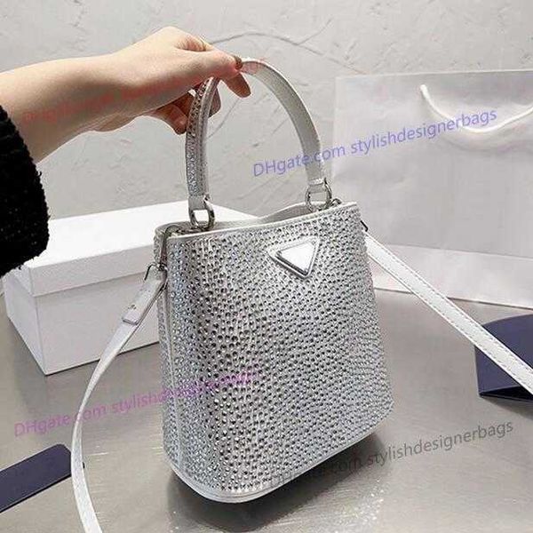 shoulder bags women crystals bucket bag diamond totes triangle sign handbag purse bling crossbody bags detachable bling shoulder purse remov
shoulder bags women crystals bucket bag diamond totes triangle sign handbag purse bling crossbody bags detachable bling shoulder purse remov