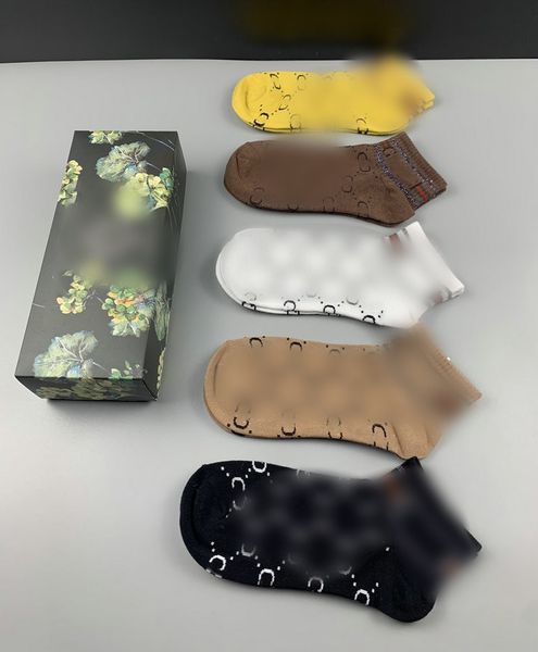2023 designer men's and women's socks five brands luxury fashion couple sports winter mesh alphabet knitted socks cotton belt box, Black
2023 designer men's and women's socks five brands luxury fashion couple sports winter mesh alphabet knitted socks cotton belt box, Black