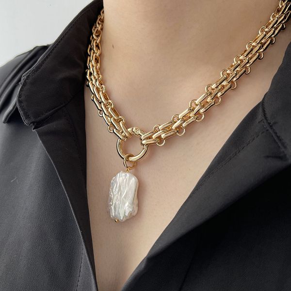 chokers peri'sbox large square natural freshwater pearl pendant chunky chain necklace for women vintage elegant baroque pearls necklace, Golden;silver
chokers peri'sbox large square natural freshwater pearl pendant chunky chain necklace for women vintage elegant baroque pearls necklace, Golden;silver