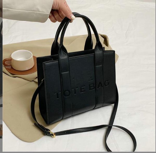 luxury designers bags shoulder flap crossbody chain bag wallets totes double letters tiger head beads chains hasp square purse the tote bag
luxury designers bags shoulder flap crossbody chain bag wallets totes double letters tiger head beads chains hasp square purse the tote bag