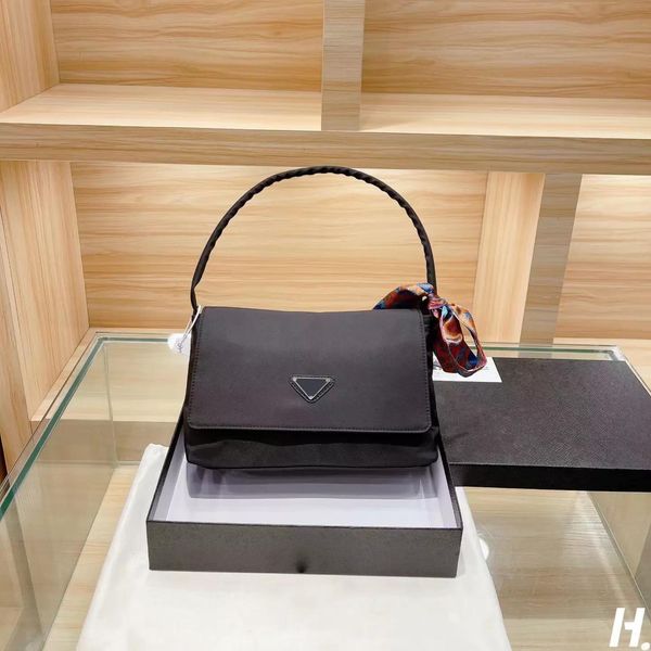 2023 designers bags luxurys women shoulder handbag large capacity handbag nylon underarm bag lady purse black versatile practical style very, Black;red
2023 designers bags luxurys women shoulder handbag large capacity handbag nylon underarm bag lady purse black versatile practical style very, Black;red