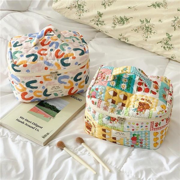 cosmetic bags cases portable large case women travel storage bag quilted cotton makeup organizer necesserie pouch zipper beauty box 230410
cosmetic bags cases portable large case women travel storage bag quilted cotton makeup organizer necesserie pouch zipper beauty box 230410