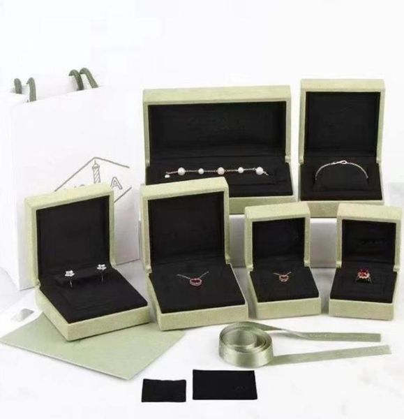 classic brand nice quality design double ring box exquisite pendant necklace jewelry gift display packaging case4990909, Black;white
classic brand nice quality design double ring box exquisite pendant necklace jewelry gift display packaging case4990909, Black;white