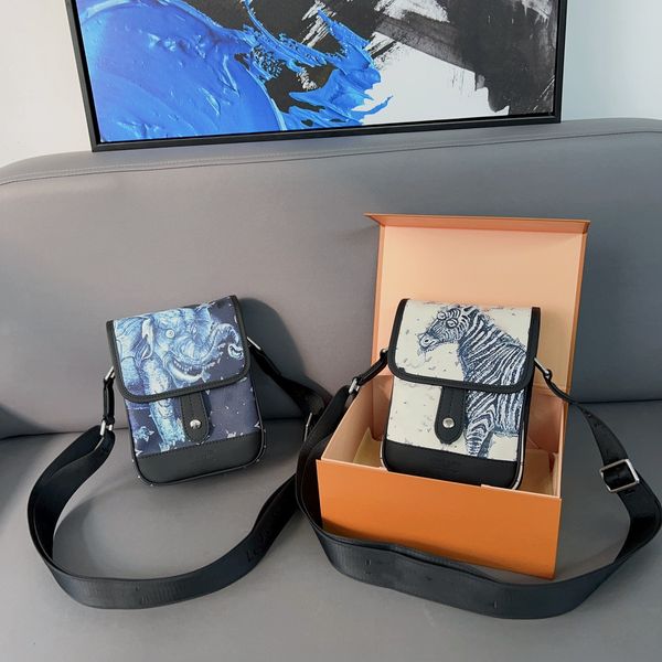 new designer design crossbody bag men's and women's mobile phone bag fashion animal pattern gift box packaging
new designer design crossbody bag men's and women's mobile phone bag fashion animal pattern gift box packaging