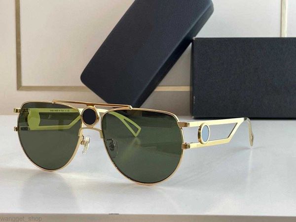 classic oversized designer sunglasses for mens women gold metal uv400 glass lenses sun glasses des lunettes de soleil original folding with, White;black
classic oversized designer sunglasses for mens women gold metal uv400 glass lenses sun glasses des lunettes de soleil original folding with, White;black