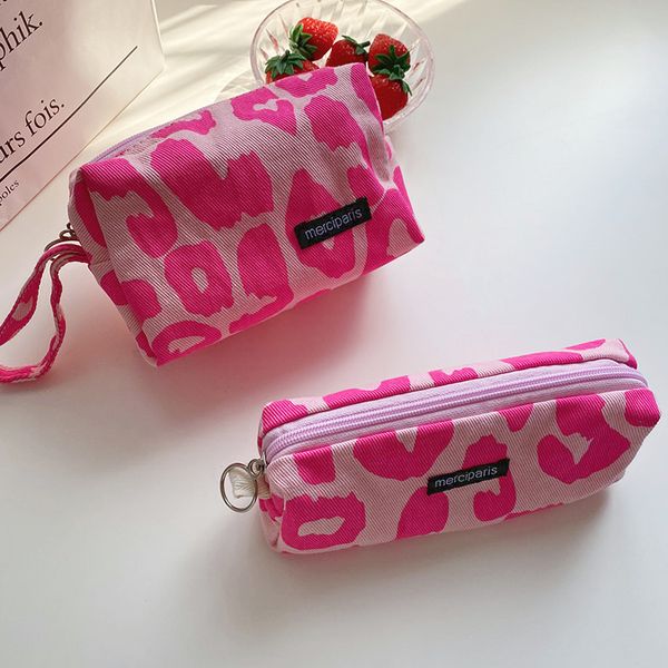 cosmetic bags cases retro corduroy women's cosmetic bag simple plaid girls canvas pencil case leopard print ladies lipstick storage bag
cosmetic bags cases retro corduroy women's cosmetic bag simple plaid girls canvas pencil case leopard print ladies lipstick storage bag
