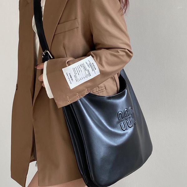 shoulder bags large capacity commuter messenger for women soft ladies pu leather business bag fashion letter female tote handbag
shoulder bags large capacity commuter messenger for women soft ladies pu leather business bag fashion letter female tote handbag