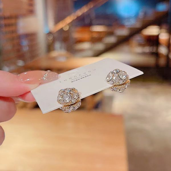 magnet earrings magnetic earrings female niche creative netflix earrings without ear holes, Golden
magnet earrings magnetic earrings female niche creative netflix earrings without ear holes, Golden