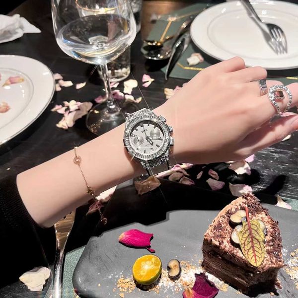 2023 factory wholesale high beauty women's watch full diamond large dial light luxury small women's high grade quartz watch 1ha0, Slivery;golden
2023 factory wholesale high beauty women's watch full diamond large dial light luxury small women's high grade quartz watch 1ha0, Slivery;golden
