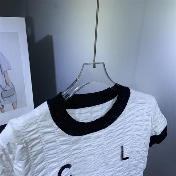 channel t-shirt 2023 spring/summer new women's bubble fold small fragrance contrast round neck short sleeve chest letter embroidery tre, White
channel t-shirt 2023 spring/summer new women's bubble fold small fragrance contrast round neck short sleeve chest letter embroidery tre, White
