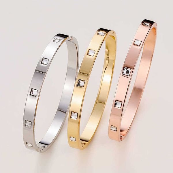 bangle 2022 new beautiful lovers bracelets woman bracelets bangles and bangles cubic zirconia golden woman jewelry gifts wholesale w0410, Black
bangle 2022 new beautiful lovers bracelets woman bracelets bangles and bangles cubic zirconia golden woman jewelry gifts wholesale w0410, Black
