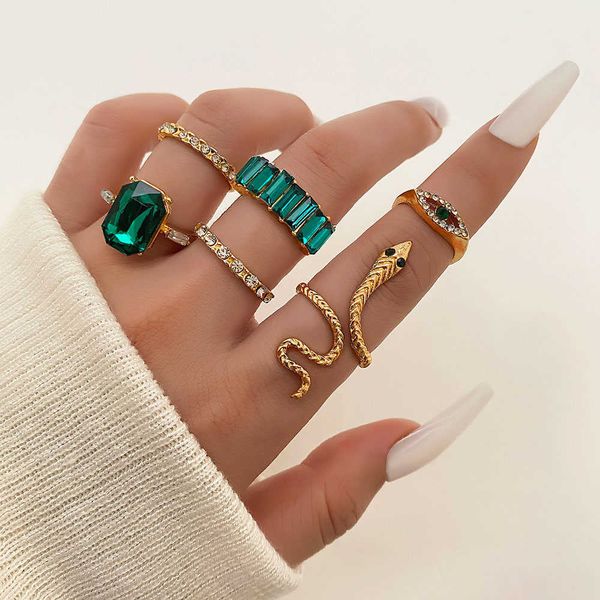 band rings iparam retro gold color metal rings for women green crystal snake evil eyes vintage finger ring party jewelry gifts p230411, Silver
band rings iparam retro gold color metal rings for women green crystal snake evil eyes vintage finger ring party jewelry gifts p230411, Silver